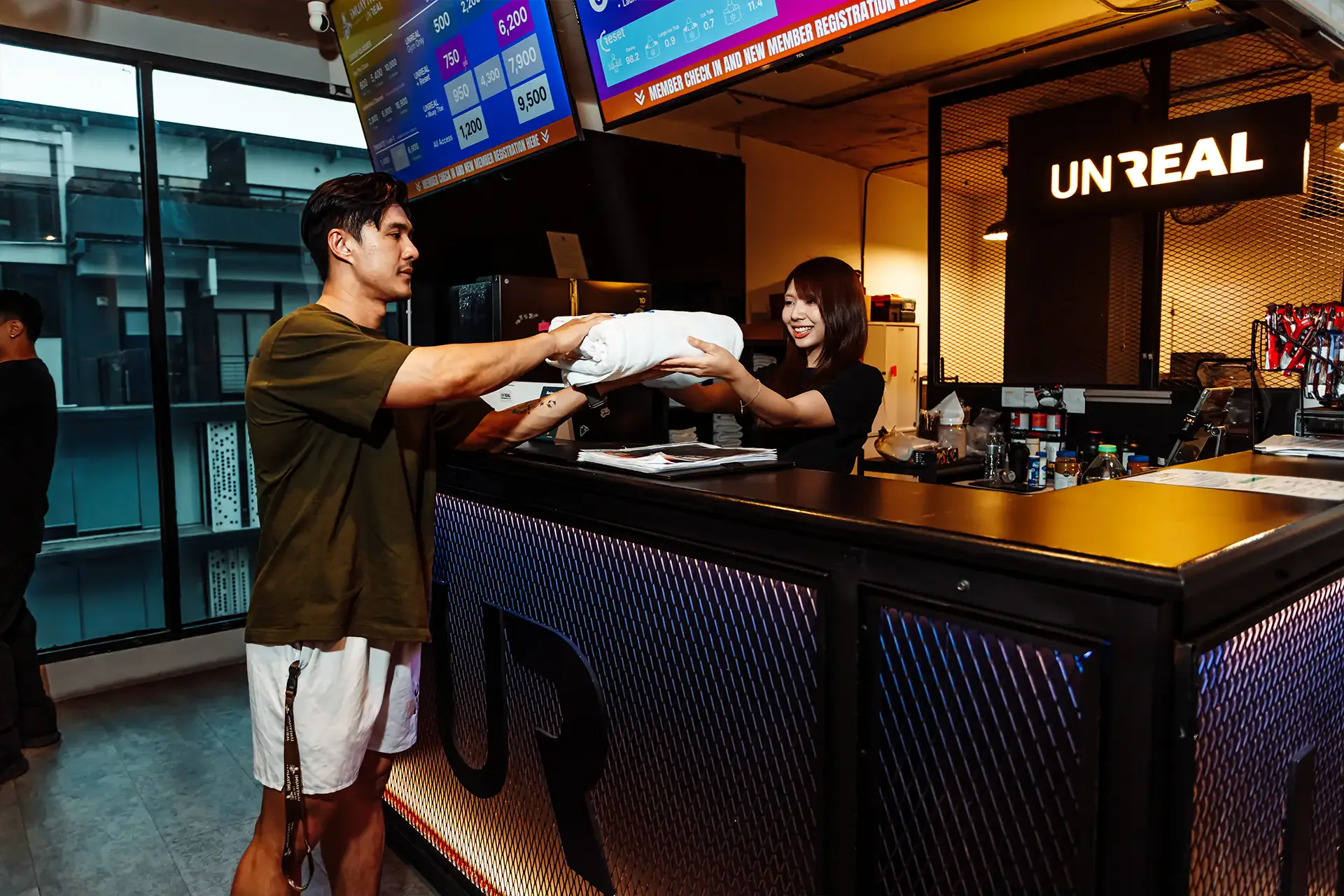 UnReal Gym reception for Bangkok day pass visitors